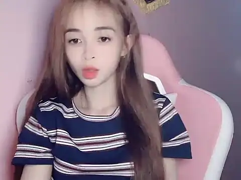 Snapshot of Odile068 chatting on 03-07-26, 06:38 Odile068 online show from 03-07-26, 06:38