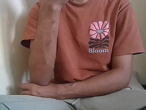 Snapshot of Madhu08fm chatting on 03-25-26, 05:57 Madhu08fm online show from 03-25-26, 05:57