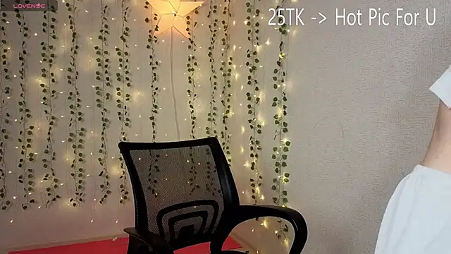 Sweet Pussy Girl online show from 04-26-26, 10:13