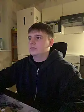 Snapshot of AlphaStream chatting on 03-08-26, 07:17 AlphaStream online show from 03-08-26, 07:17