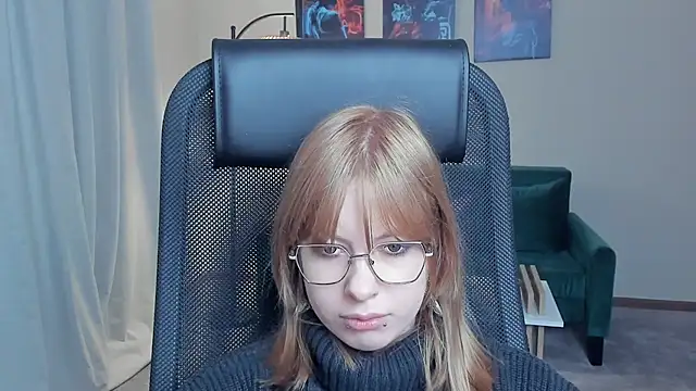 Snapshot of NiaHodge chatting on 03-10-26, 01:38 NiaHodge online show from 03-10-26, 01:38