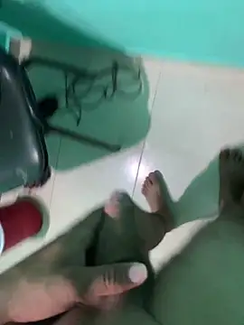 Snapshot of keen_boy chatting on 03-10-26, 08:36 keen boy online show from 03-10-26, 08:36