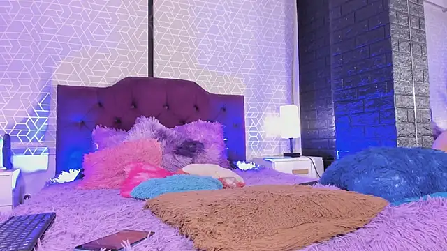 Sary LittleSmiles online show from 04-27-26, 02:09