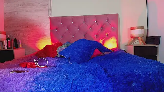 Sary LittleSmiles online show from 04-28-26, 03:33