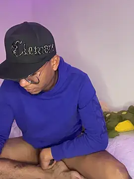 Snapshot of boyctg9797 chatting on 03-12-26, 01:01 boyctg9797 online show from 03-12-26, 01:01