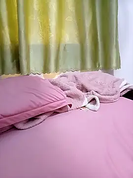 Mie-luna online show from 04-29-26, 06:39