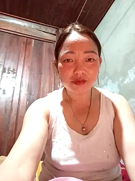 Yellow-pink online show from 03-29-26, 12:54