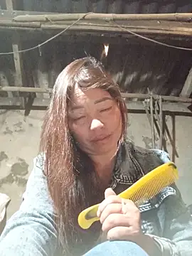 Yellow-pink online show from 05-27-26, 11:40