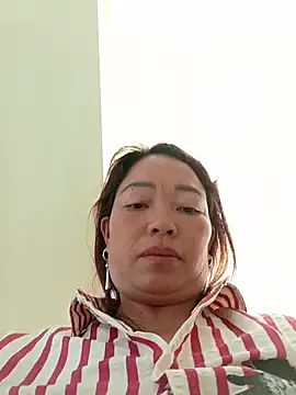 Yellow-pink online show from 07-26-26, 05:04