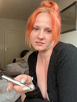 Fiebie licious  online show from 05-09-26, 04:23