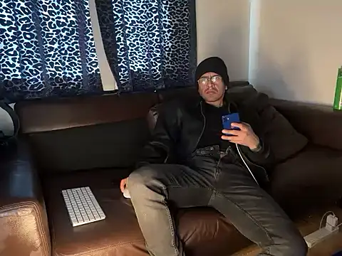 Snapshot of kinkygamerdavid chatting on 03-10-26, 08:41 kinkygamerdavid online show from 03-10-26, 08:41