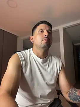 TroyeSavage online show from 04-07-26, 10:53