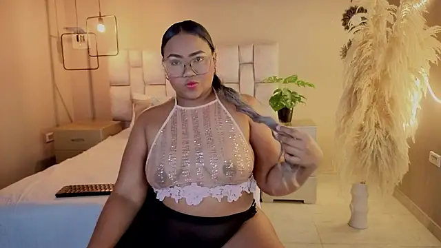 lore-curvy online show from 03-13-26, 10:44