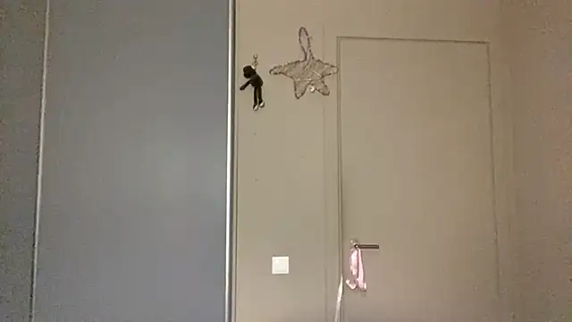 JonnaSzerszen online show from 04-19-26, 05:23