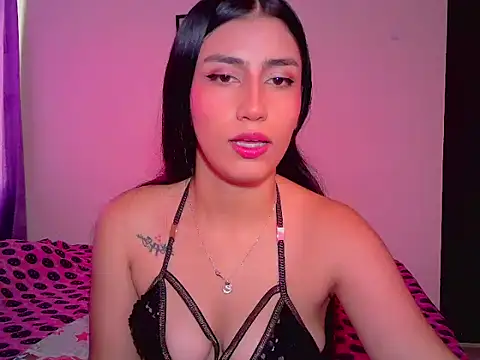 Snapshot of KattySquirtt chatting on 03-09-26, 02:43 KattySquirtt online show from 03-09-26, 02:43
