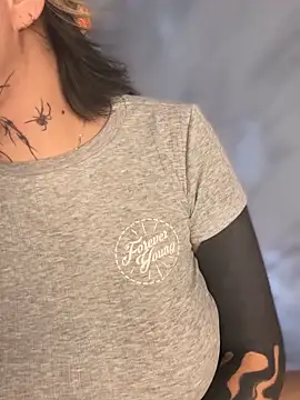 CarolQueen1  online show from 03-21-26, 12:43