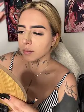 CarolQueen1  online show from 04-04-26, 01:41