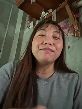 Sumi pusy online show from 04-15-26, 12:28