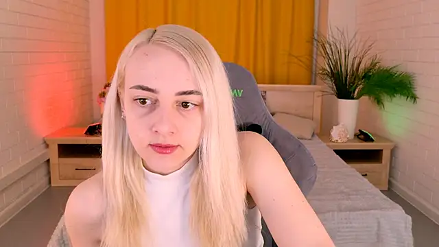 CarolMoor online show from 03-26-26, 09:15