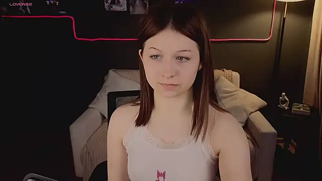 Snapshot of Liv_Veil chatting on 03-18-26, 12:41 Liv Veil online show from 03-18-26, 12:41