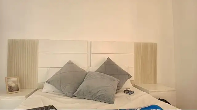 Violet  Rouse  online show from 03-11-26, 09:10