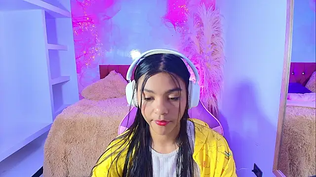 Snapshot of Megaan__foxx chatting on 03-13-26, 08:37 Megaan foxx online show from 03-13-26, 08:37