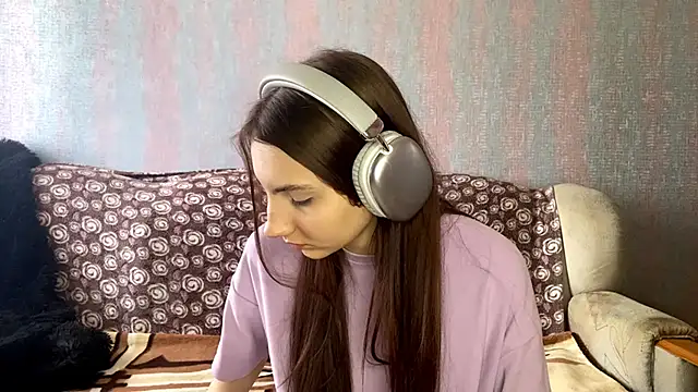 Snapshot of AlisaBloom chatting on 03-14-26, 10:10 AlisaBloom online show from 03-14-26, 10:10