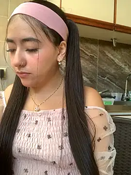 Snapshot of CatalinaSantana_Pink chatting on 03-11-26, 08:48 CatalinaSantana Pink online show from 03-11-26, 08:48