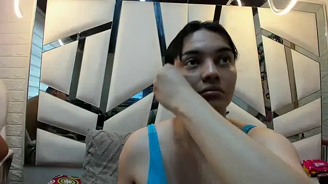 Alaia Blosson online show from 04-16-26, 08:20