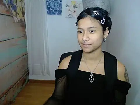 Snapshot of THANIIA chatting on 03-09-26, 10:36 THANIIA online show from 03-09-26, 10:36