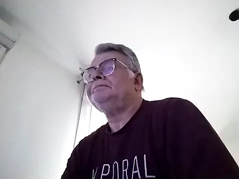 Snapshot of oura chatting on 05-11-26, 06:52 oura online show from 05-11-26, 06:52