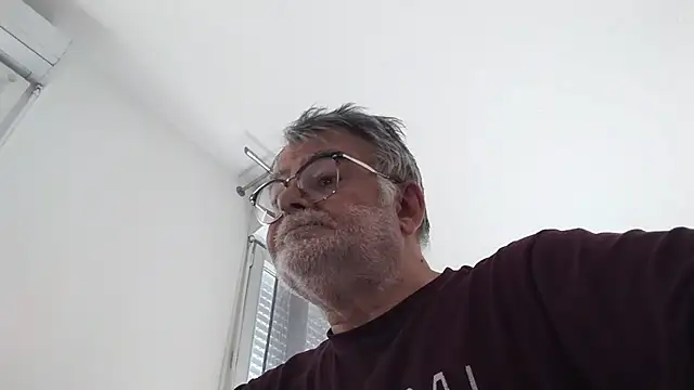 Snapshot of oura chatting on 05-22-26, 06:42 oura online show from 05-22-26, 06:42