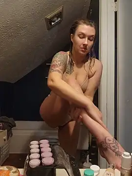 NicolePearl online show from 04-07-26, 01:06