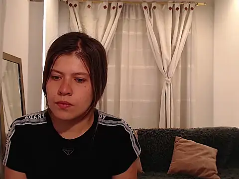 Moonna linnda online show from 03-18-26, 01:47