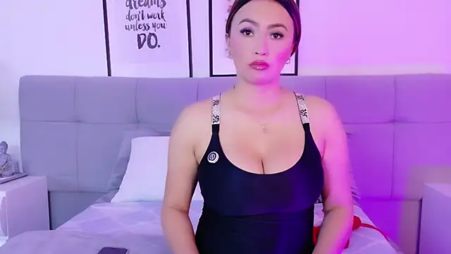 Katalina Alvarezz online show from 05-21-26, 07:43