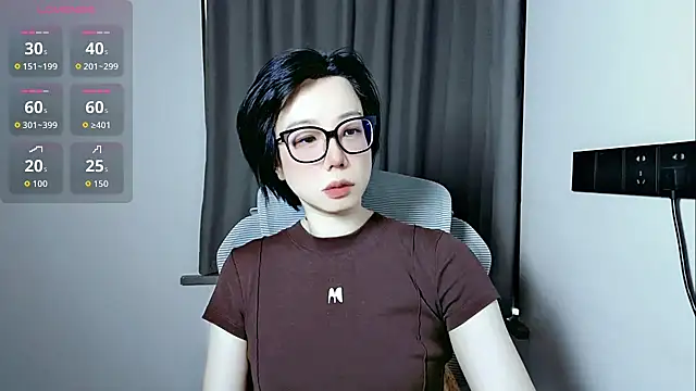 lin lin 520 520 online show from 06-04-26, 07:25
