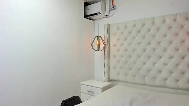 JEAN LEWIS2 online show from 04-13-26, 08:14