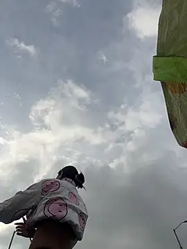 sylphiee  online show from 03-28-26, 09:47