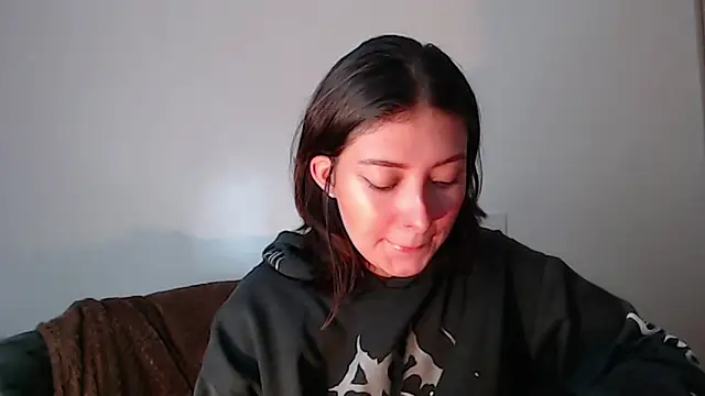 Snapshot of ivonny- chatting on 03-12-26, 08:15 ivonny- online show from 03-12-26, 08:15