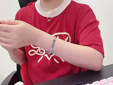 Snapshot of hunhun122 chatting on 05-27-26, 03:03 hunhun122 online show from 05-27-26, 03:03