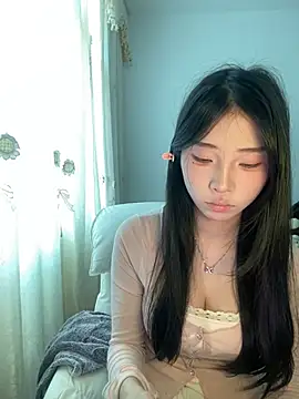 yiyibaby2026 online show from 04-14-26, 03:34