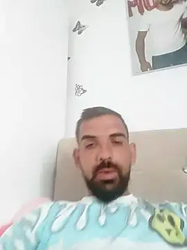 Snapshot of luys23 chatting on 04-16-26, 03:24 luys23 online show from 04-16-26, 03:24
