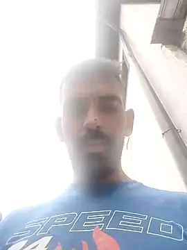 Snapshot of luys23 chatting on 05-09-26, 11:37 luys23 online show from 05-09-26, 11:37