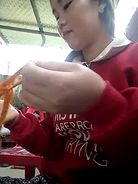 Snapshot of Sanq58 chatting on 03-12-26, 01:56 Sanq58 online show from 03-12-26, 01:56