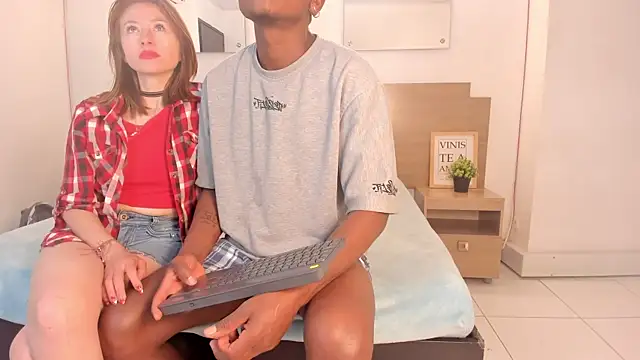 Ebony N Blonde online show from 04-17-26, 10:35