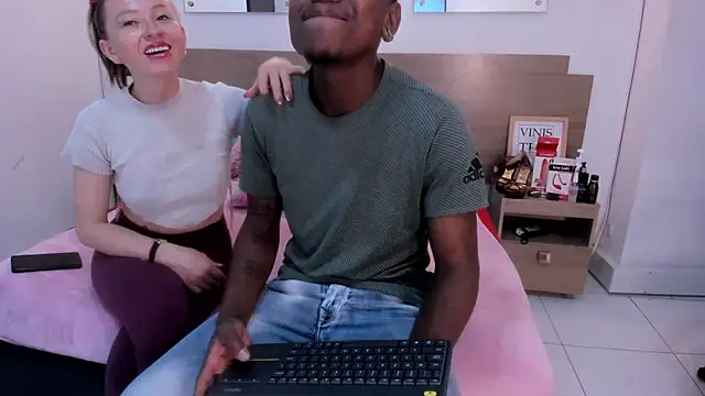 Ebony N Blonde online show from 05-04-26, 09:33