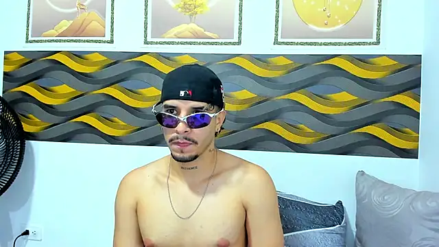 Leon Hotx online show from 04-01-26, 07:33