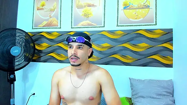 Leon Hotx online show from 04-25-26, 07:33