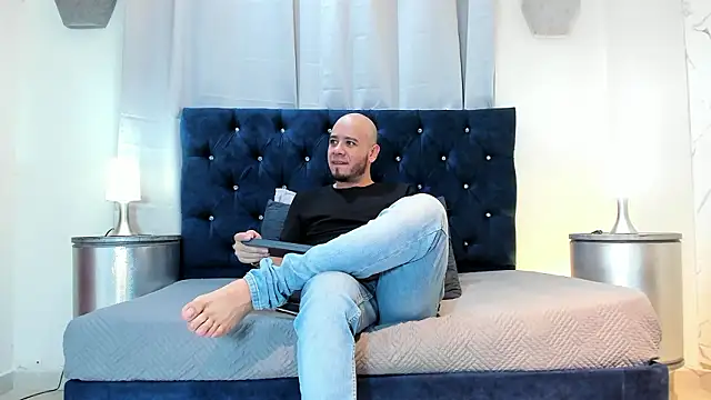 Meduleo  online show from 03-23-26, 03:05