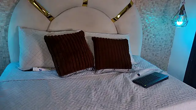 esmeralda sm online show from 03-11-26, 07:42